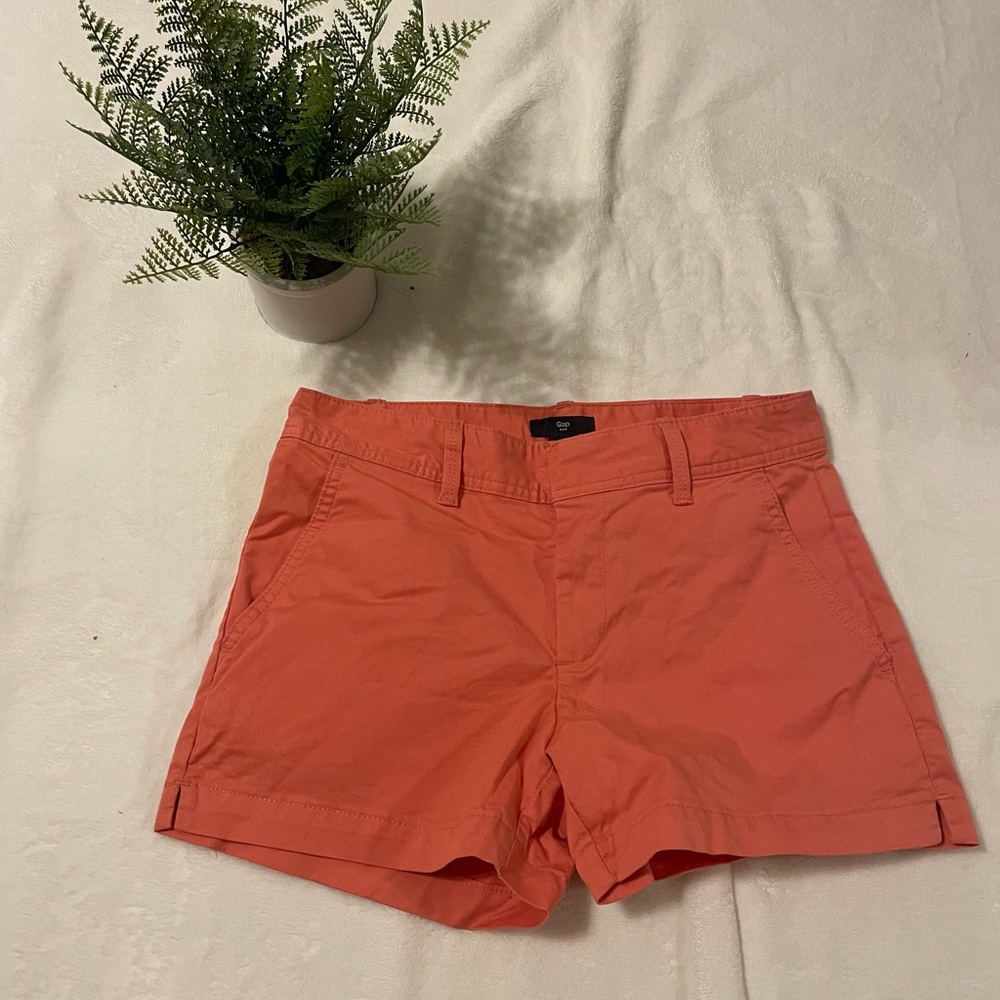 Gap khaki shorts